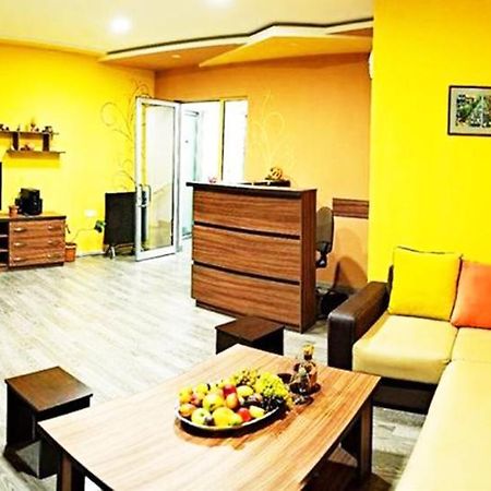 Domino Yerevan Hostel And Hotel Ngoại thất bức ảnh