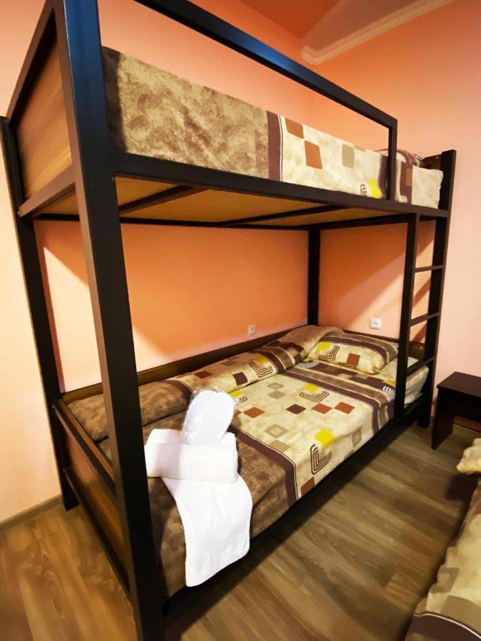 Domino Yerevan Hostel And Hotel Ngoại thất bức ảnh
