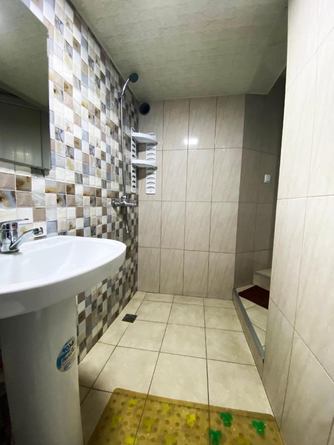 Domino Yerevan Hostel And Hotel Ngoại thất bức ảnh