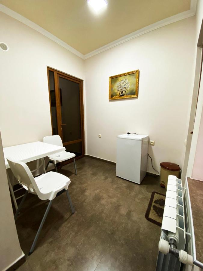 Domino Yerevan Hostel And Hotel Ngoại thất bức ảnh