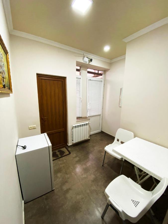 Domino Yerevan Hostel And Hotel Ngoại thất bức ảnh