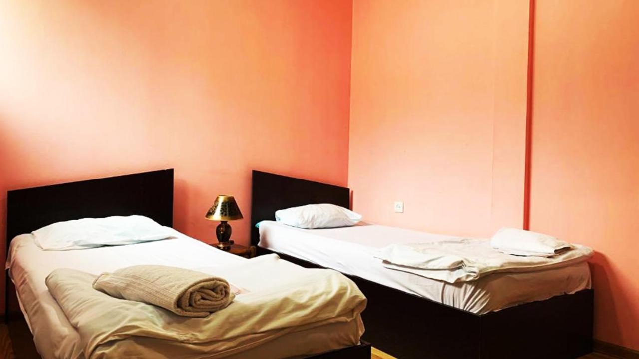 Domino Yerevan Hostel And Hotel Ngoại thất bức ảnh