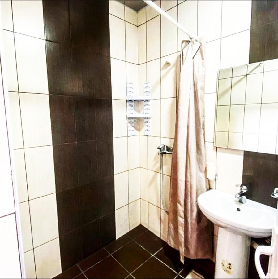 Domino Yerevan Hostel And Hotel Ngoại thất bức ảnh