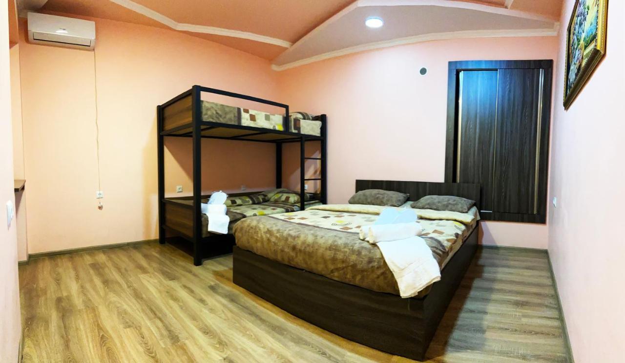 Domino Yerevan Hostel And Hotel Ngoại thất bức ảnh