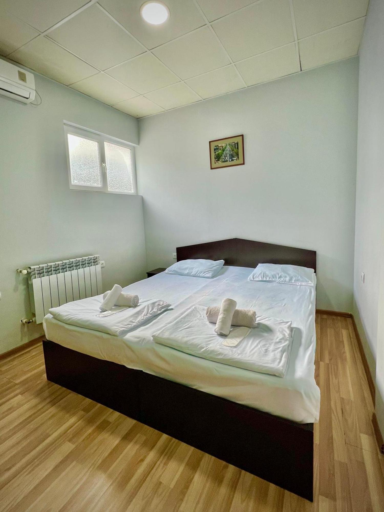 Domino Yerevan Hostel And Hotel Ngoại thất bức ảnh