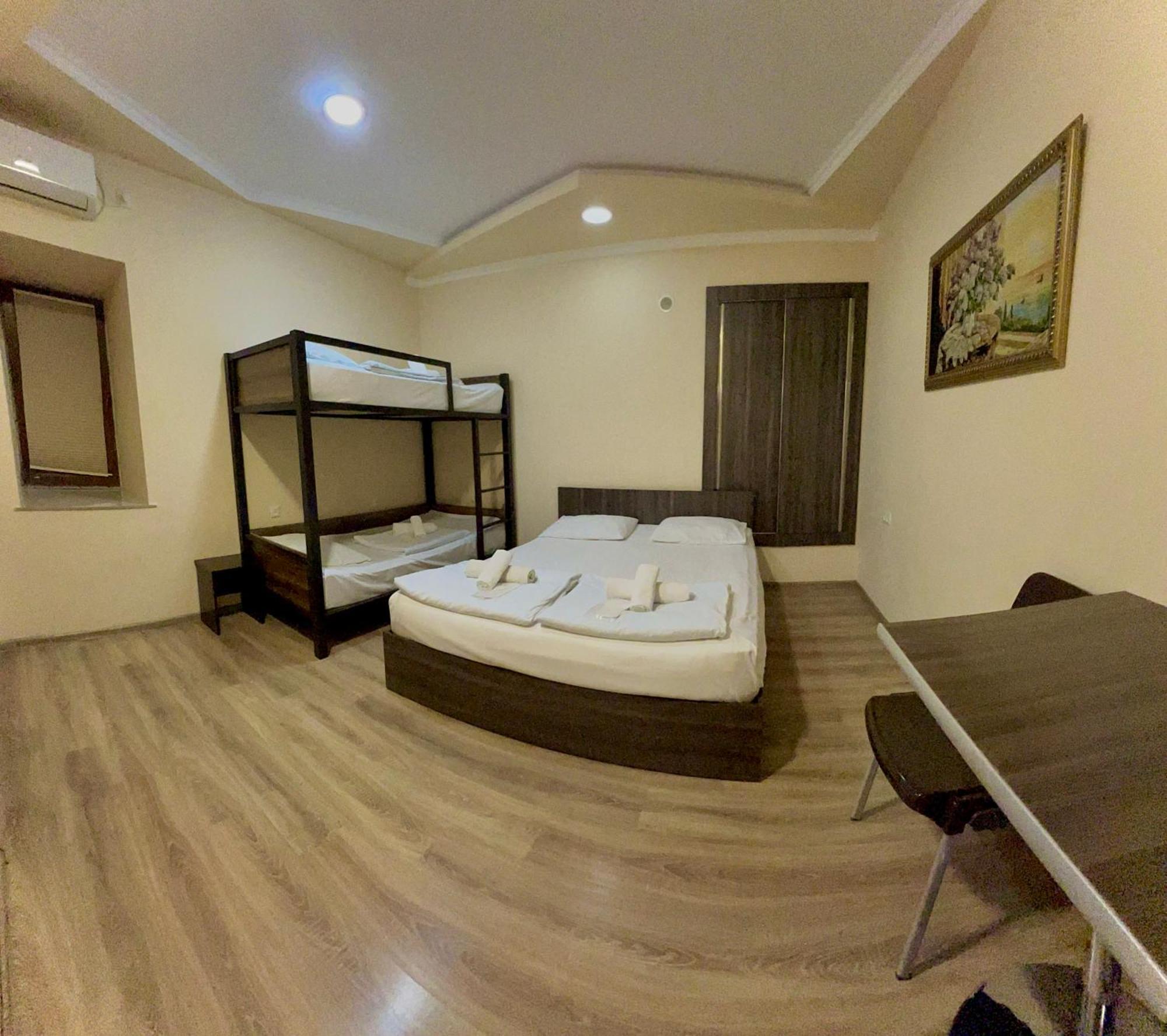Domino Yerevan Hostel And Hotel Ngoại thất bức ảnh